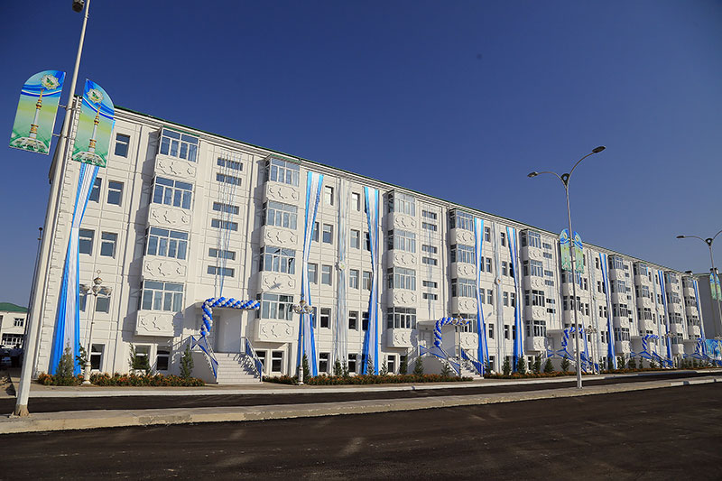 Balkanabatda täze ýaşaýyş jaýlary ulanylyşa berildi